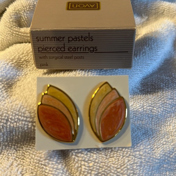 Avon Vintage 1990 Summer Pastels Pink Earrings - Picture 1 of 4